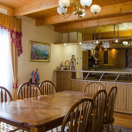 зруб Vakantiehuis *